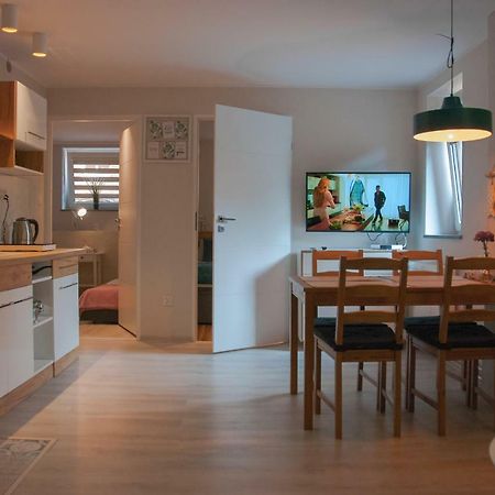שצ'צ'אוונו-ז'דראוג' Noclegi "Boczna 5A" Apartamenty Goscinne מראה חיצוני תמונה