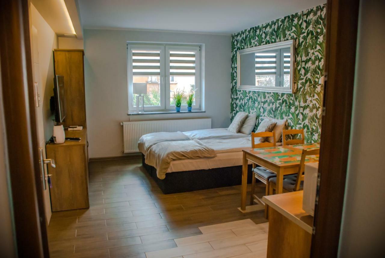 שצ'צ'אוונו-ז'דראוג' Noclegi "Boczna 5A" Apartamenty Goscinne מראה חיצוני תמונה