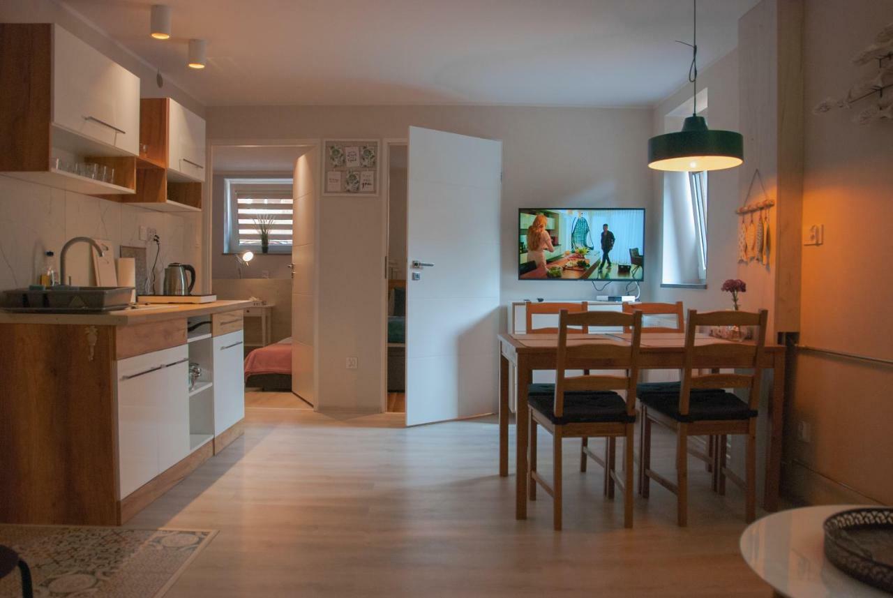 שצ'צ'אוונו-ז'דראוג' Noclegi "Boczna 5A" Apartamenty Goscinne מראה חיצוני תמונה